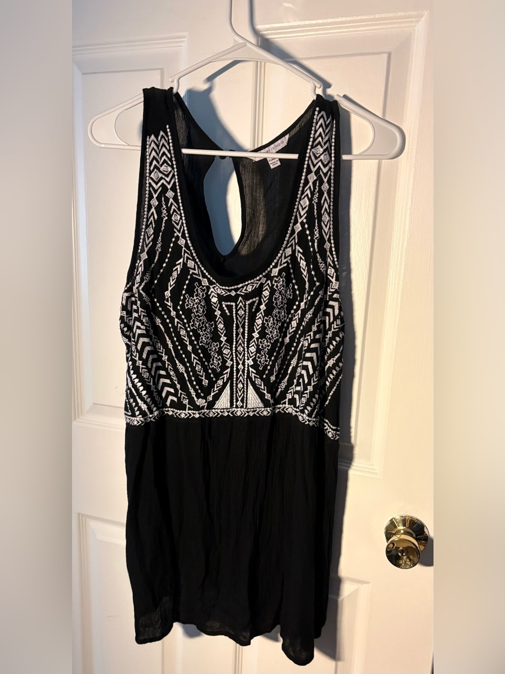 Signature Studio Black Tank with White Embroidered Pattern